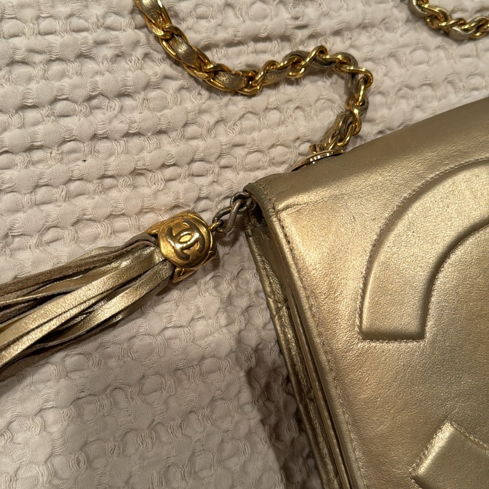 Vintage Chanel bag with tassel - Picture 3 of 8